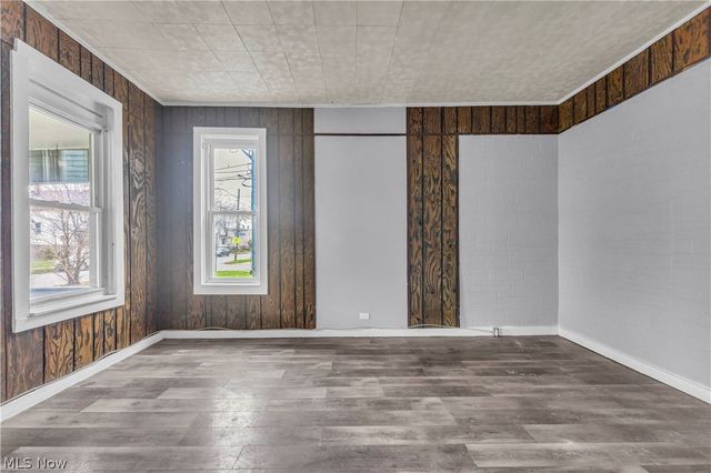 2037 W 98th Street, Cleveland, OH 44102