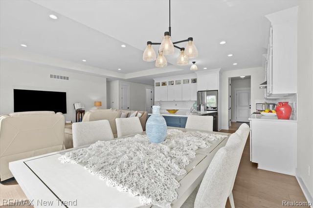 7841 Trailside Court, West Bloomfield, MI 48323