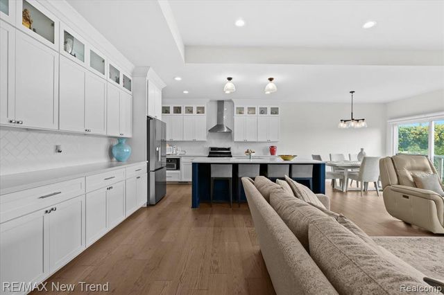 7841 Trailside Court, West Bloomfield, MI 48323