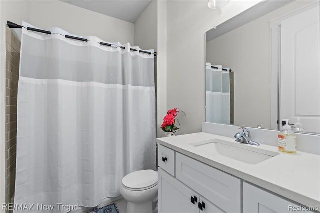 7841 Trailside Court, West Bloomfield, MI 48323