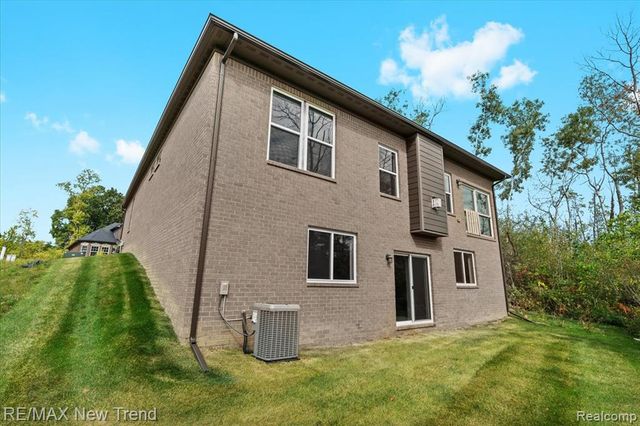 7841 Trailside Court, West Bloomfield, MI 48323