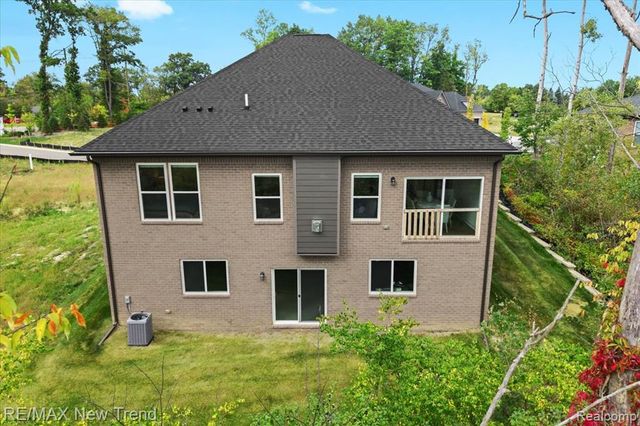 7841 Trailside Court, West Bloomfield, MI 48323