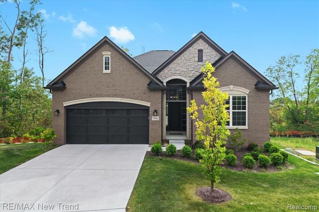 7841 Trailside Court, West Bloomfield, MI 48323