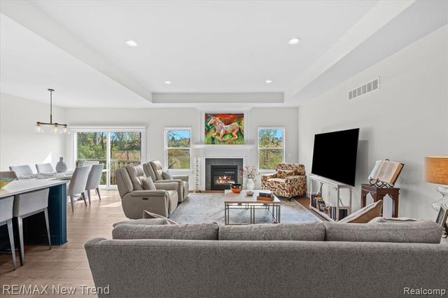 7841 Trailside Court, West Bloomfield, MI 48323