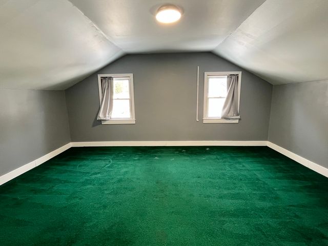 19 Arnold Rd, Sturbridge, MA 01518