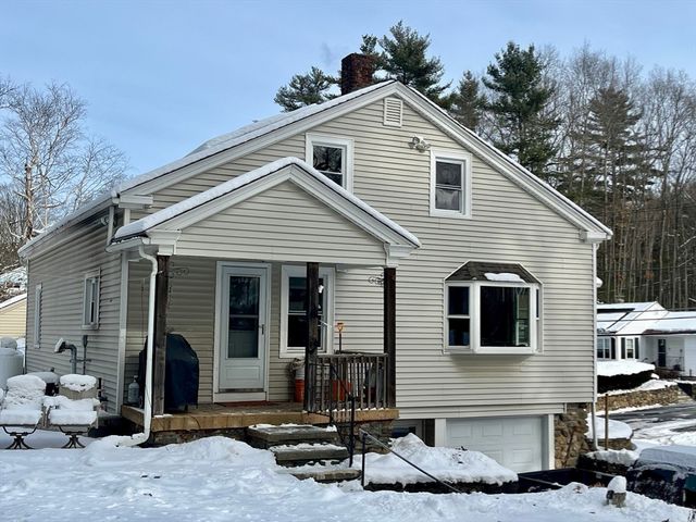 19 Arnold Rd, Sturbridge, MA 01518