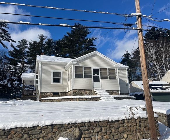 19 Arnold Rd, Sturbridge, MA 01518