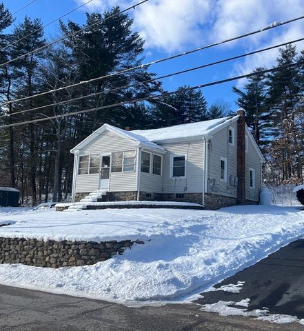 19 Arnold Rd, Sturbridge, MA 01518