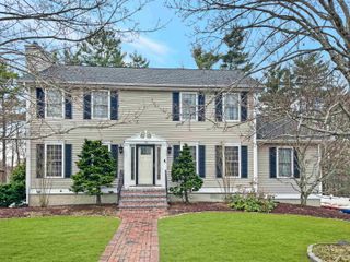 74 Rosecliff Lane, Manchester, NH 03109