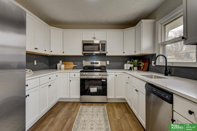 7905 Crown Point Avenue, Omaha, NE 68134