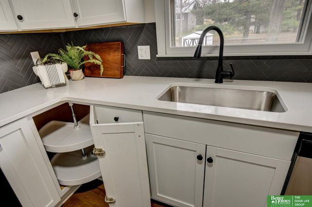 7905 Crown Point Avenue, Omaha, NE 68134