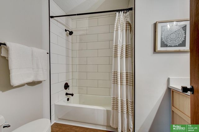 7905 Crown Point Avenue, Omaha, NE 68134