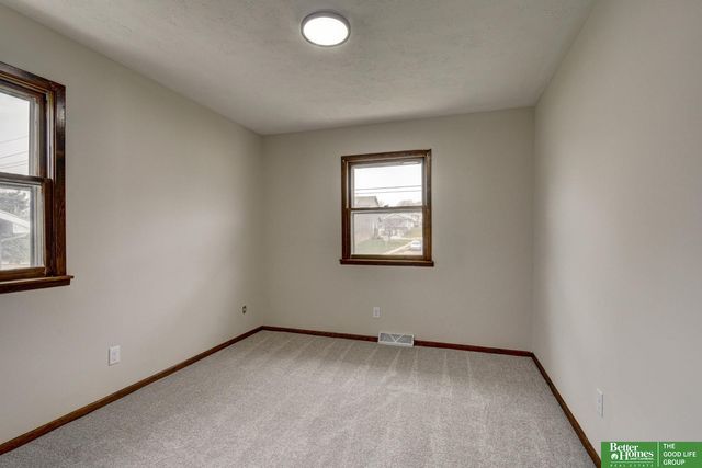 7905 Crown Point Avenue, Omaha, NE 68134