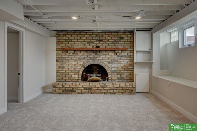 7905 Crown Point Avenue, Omaha, NE 68134