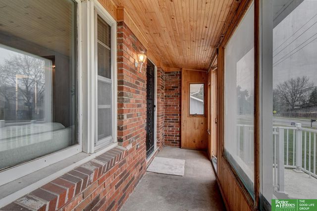 7905 Crown Point Avenue, Omaha, NE 68134