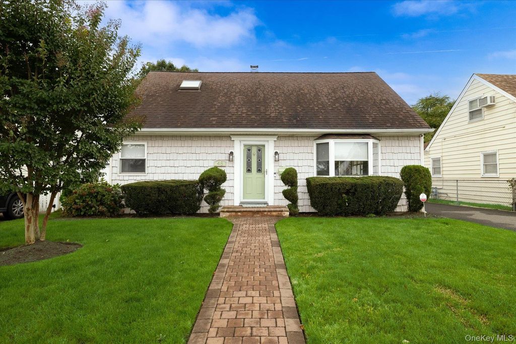 48 Teneyck Avenue, Valley Stream, NY 11580 — photo 2
