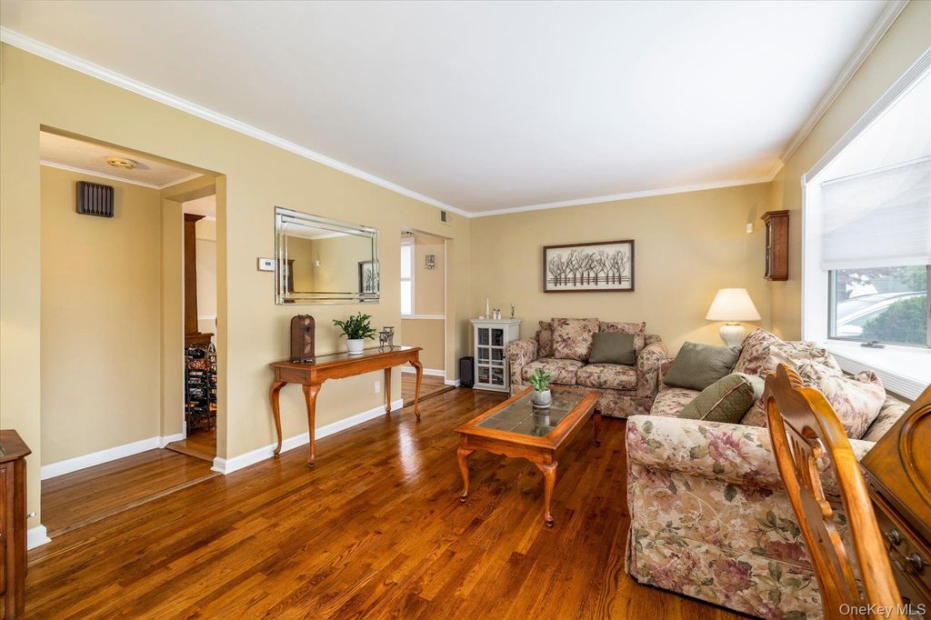 48 Teneyck Avenue, Valley Stream, NY 11580 — photo 5