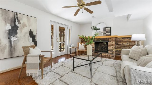 1 Sunset Lane, St Peters, MO 63376