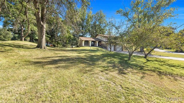 1 Sunset Lane, St Peters, MO 63376