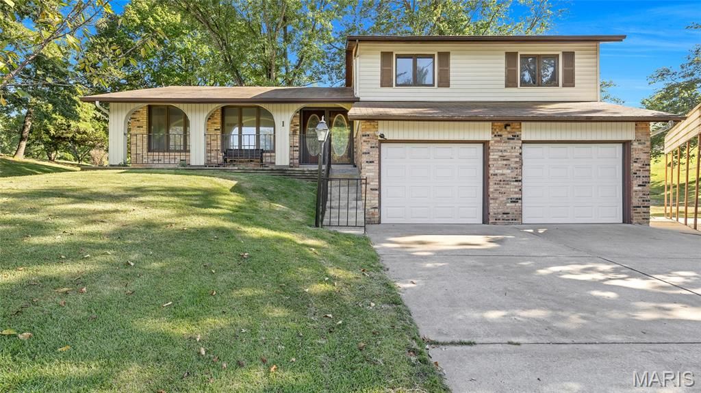 1 Sunset Lane, St Peters, MO 63376