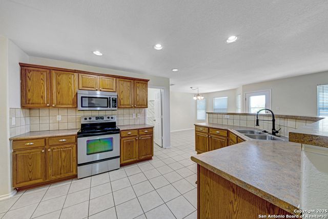 12658 Point Summit, San Antonio, TX 78253
