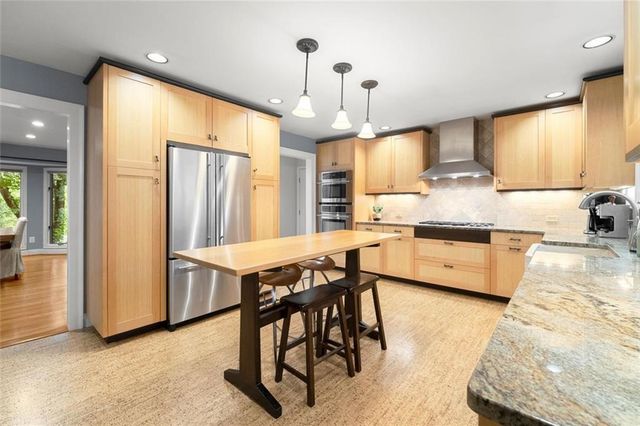 2125 Double Creek Lane, Alpharetta, GA 30004
