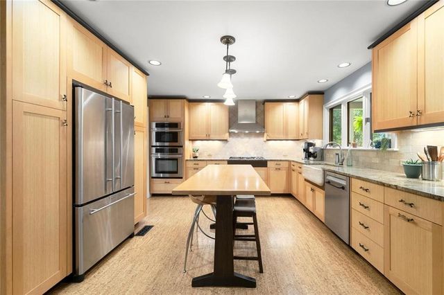 2125 Double Creek Lane, Alpharetta, GA 30004