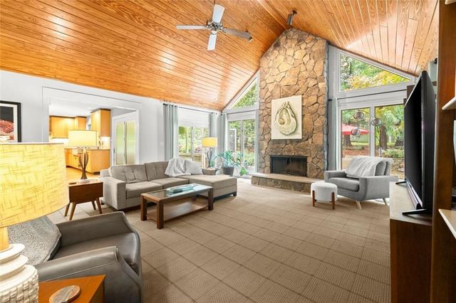 2125 Double Creek Lane, Alpharetta, GA 30004