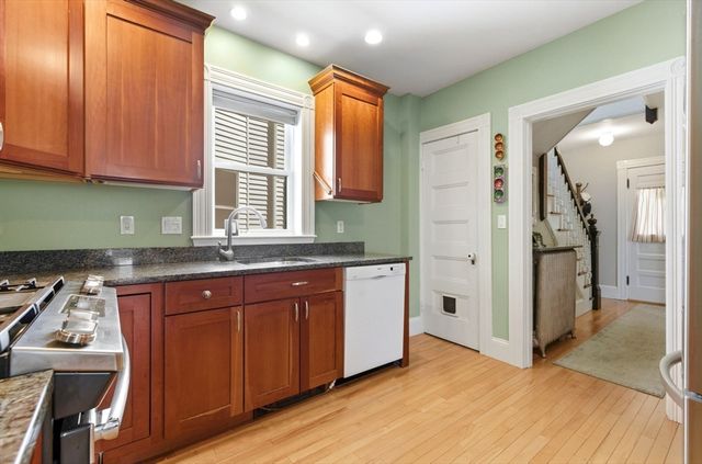 144 Alder St, Waltham, MA 02453