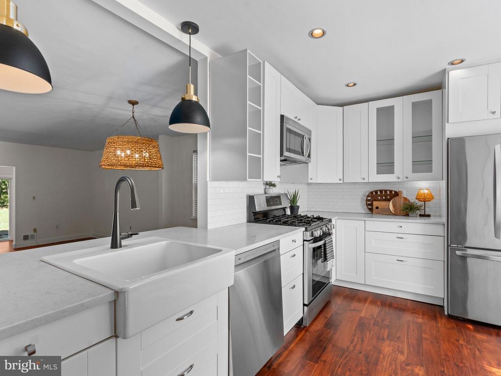 11 VIBURNUM CT, TRENTON, NJ 08648 — photo 3