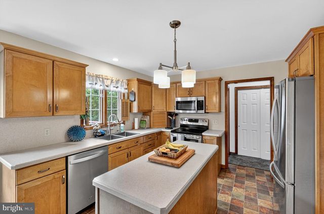 410 BOUGHER HILL RD, Easton, PA 18042