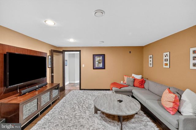 410 BOUGHER HILL RD, Easton, PA 18042
