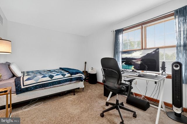410 BOUGHER HILL RD, Easton, PA 18042