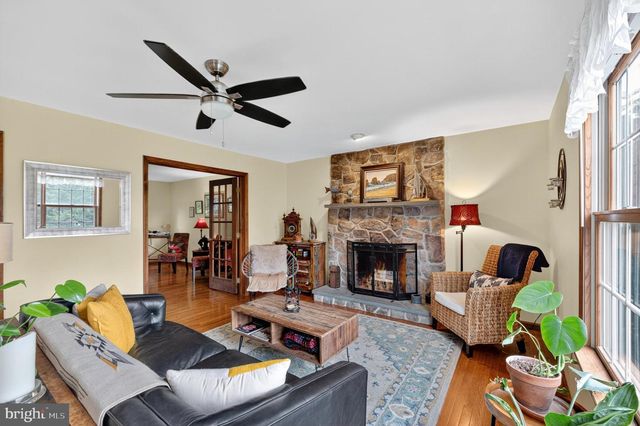 410 BOUGHER HILL RD, Easton, PA 18042