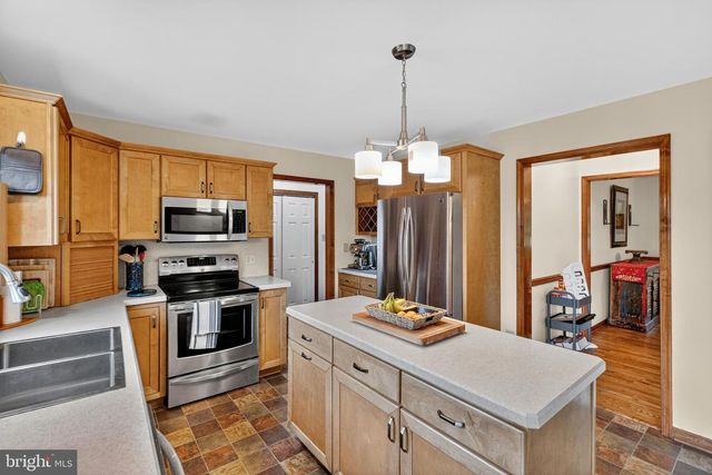 410 BOUGHER HILL RD, Easton, PA 18042