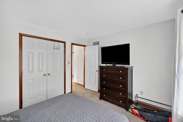 410 BOUGHER HILL RD, Easton, PA 18042