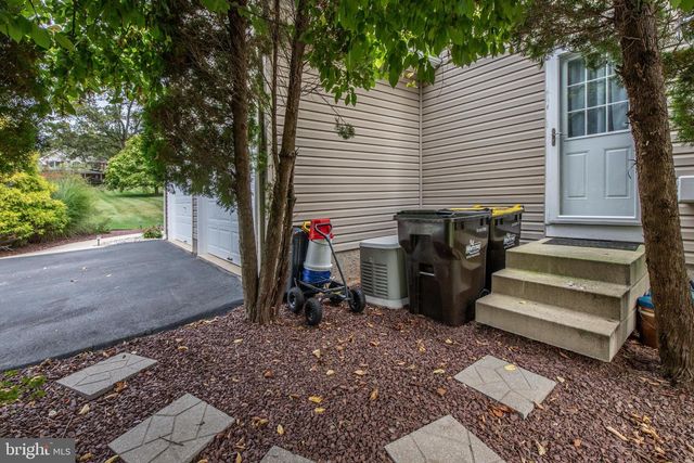 410 BOUGHER HILL RD, Easton, PA 18042