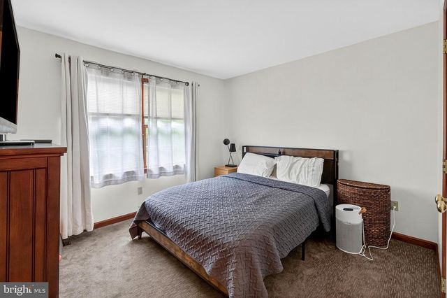 410 BOUGHER HILL RD, Easton, PA 18042