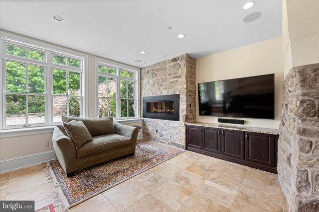 3345 HOLICONG, Doylestown, PA 18902