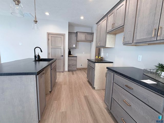 1002 S 6th Ave Avenue, Rock Rapids, IA 51246