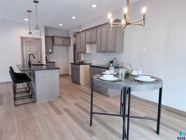 1002 S 6th Ave Avenue, Rock Rapids, IA 51246