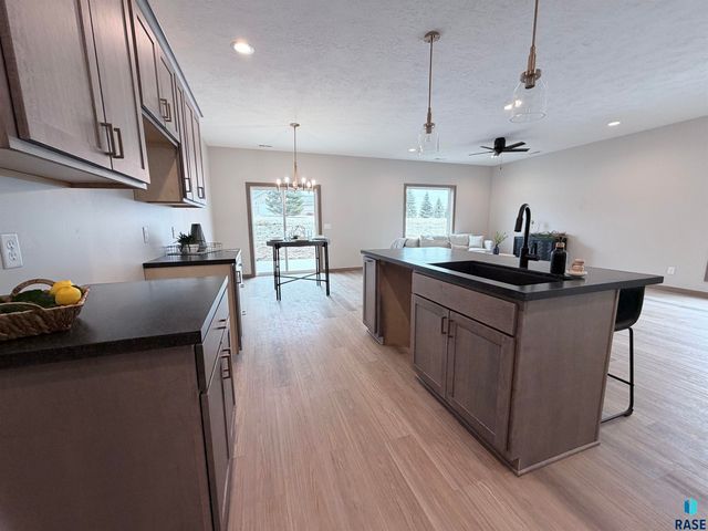 1002 S 6th Ave Avenue, Rock Rapids, IA 51246