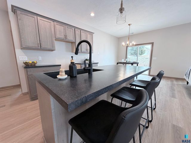 1002 S 6th Ave Avenue, Rock Rapids, IA 51246