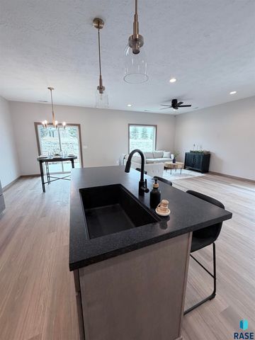 1002 S 6th Ave Avenue, Rock Rapids, IA 51246