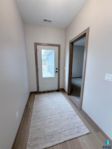 1002 S 6th Ave Avenue, Rock Rapids, IA 51246