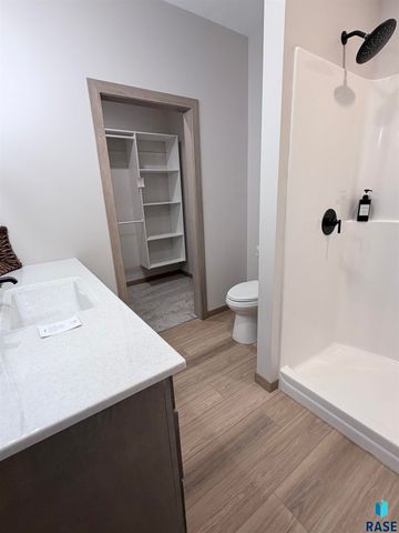 1002 S 6th Ave Avenue, Rock Rapids, IA 51246