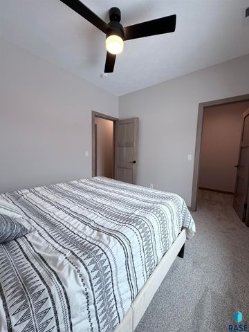 1002 S 6th Ave Avenue, Rock Rapids, IA 51246