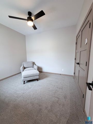 1002 S 6th Ave Avenue, Rock Rapids, IA 51246