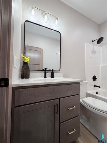 1002 S 6th Ave Avenue, Rock Rapids, IA 51246