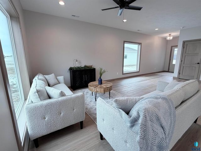 1002 S 6th Ave Avenue, Rock Rapids, IA 51246